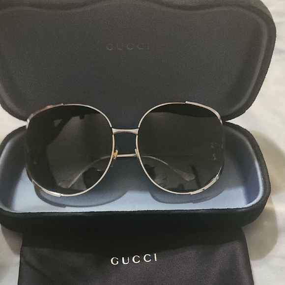 Gucci Women\'s Sunglasses with Gold Frame and Gray Lenses main image 7